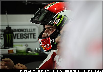 motogp_simoncelli_026_malaisie_sepang_2011.jpg