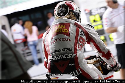 motogp_simoncelli_027_malaisie_sepang_2011.jpg