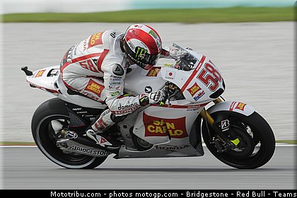 motogp_simoncelli_036_malaisie_sepang_2011.jpg