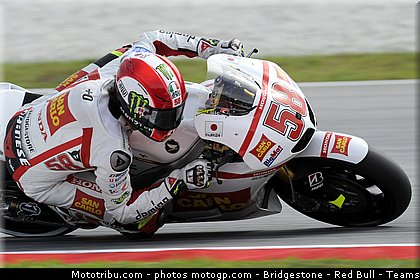motogp_simoncelli_037_malaisie_sepang_2011.jpg