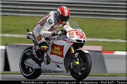 motogp_simoncelli_039_malaisie_sepang_2011.jpg