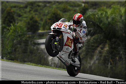 motogp_simoncelli_041_malaisie_sepang_2011.jpg