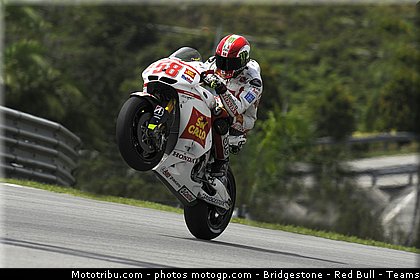 motogp_simoncelli_044_malaisie_sepang_2011.jpg
