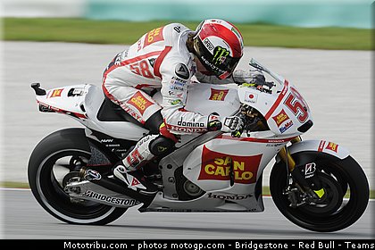 motogp_simoncelli_047_malaisie_sepang_2011.jpg