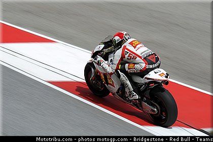 motogp_simoncelli_048_malaisie_sepang_2011.jpg