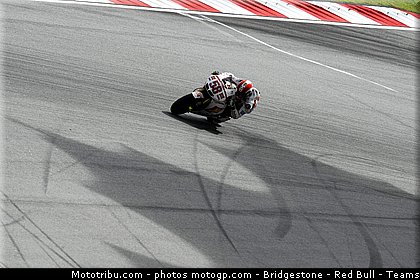motogp_simoncelli_055_malaisie_sepang_2011.jpg