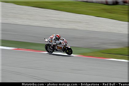 motogp_simoncelli_061_malaisie_sepang_2011.jpg