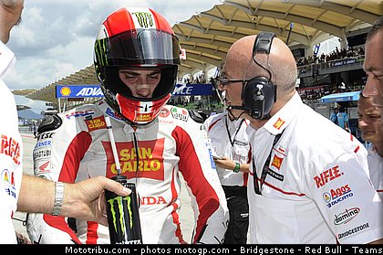 motogp_simoncelli_066_malaisie_sepang_2011.jpg
