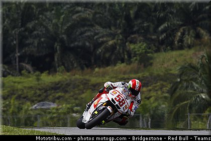 motogp_simoncelli_074_malaisie_sepang_2011.jpg