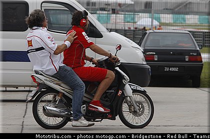 motogp_simoncelli_086_malaisie_sepang_2011.jpg