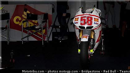 motogp_simoncelli_109_malaisie_sepang_2011.jpg