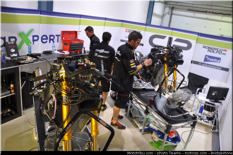 moto2_aegerter_0016_qatar_losail_2012