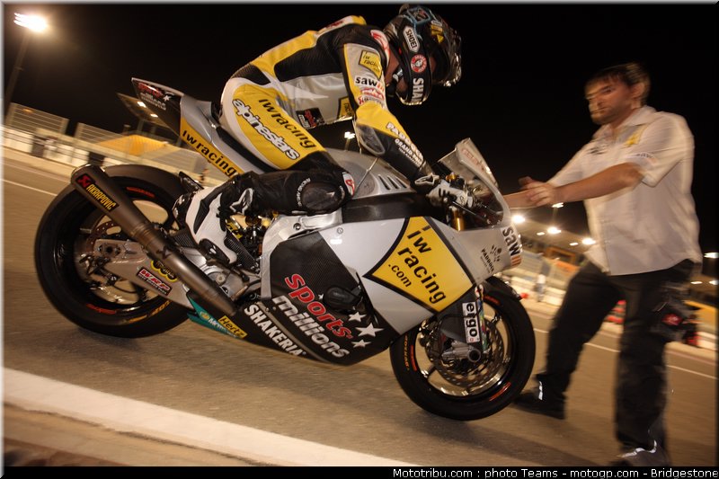 moto2_luthi_0005_qatar_losail_2012