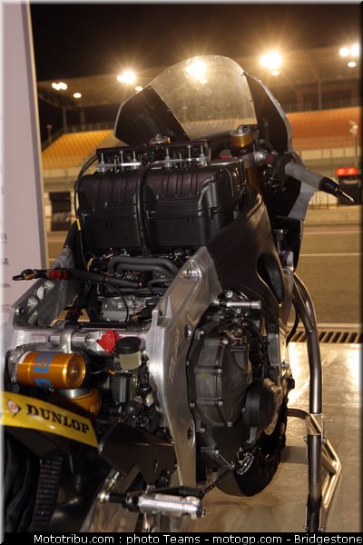 moto2_luthi_0006_qatar_losail_2012