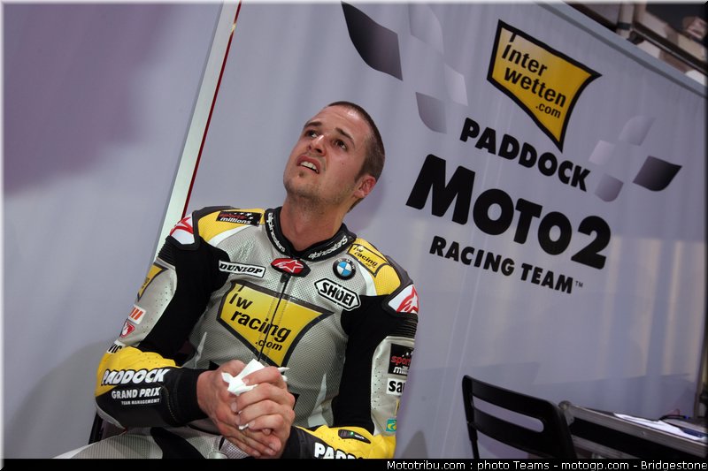 moto2_luthi_0012_qatar_losail_2012