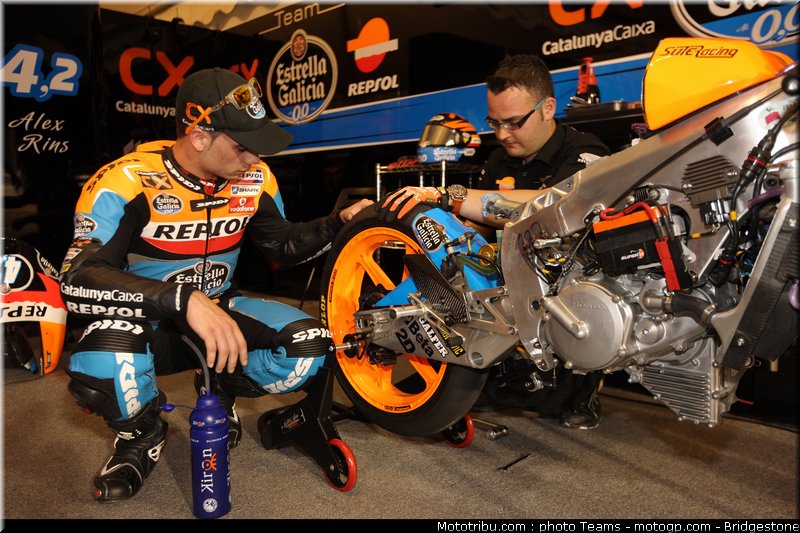 moto3_rins_0005_qatar_losail_2012