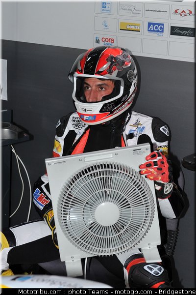 moto3_rossi_0012_qatar_losail_2012