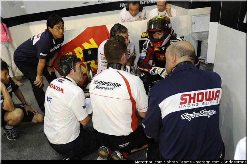 motogp_bridgestone_0006_qatar_losail_2012