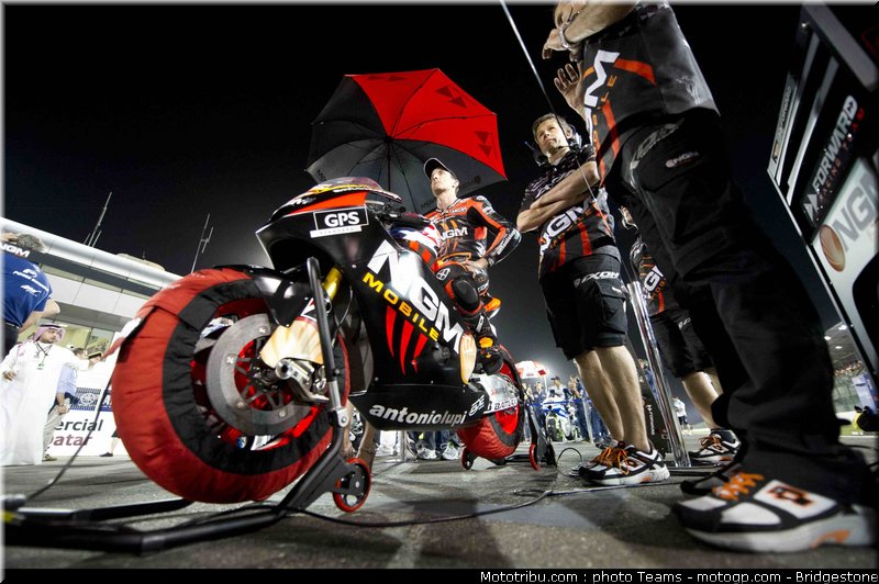 motogp_edwards_0003_qatar_losail_2012