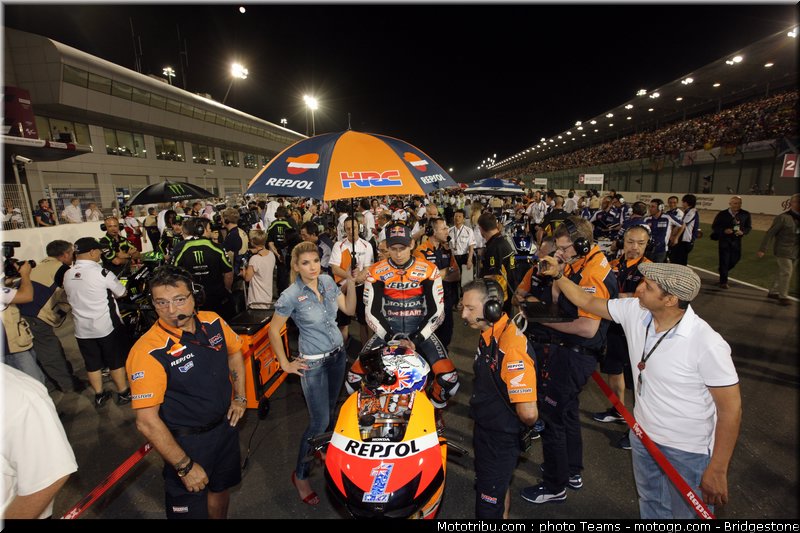 motogp_pitbabe_0003_qatar_losail_2012