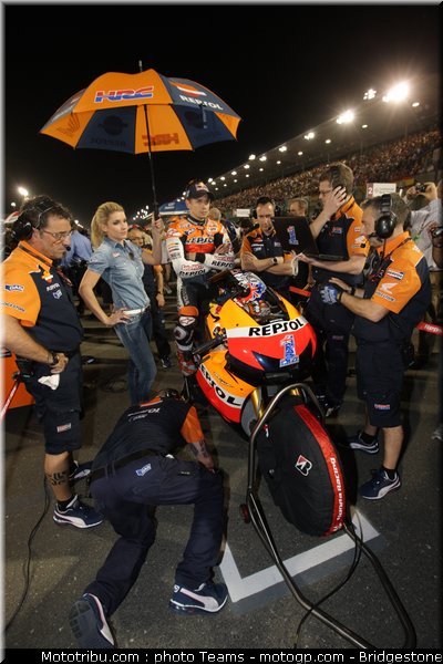 motogp_pitbabe_0009_qatar_losail_2012