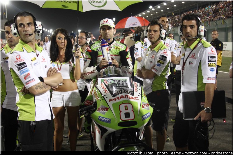 motogp_pitbabe_0036_qatar_losail_2012