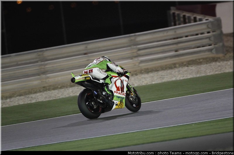 motogp_pitbabe_0038_qatar_losail_2012