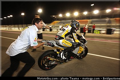 moto2_luthi_0016_qatar_losail_2012.jpg