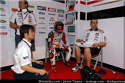motogp_bradl_0040_qatar_losail_2012.jpg
