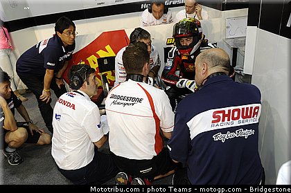 motogp_bridgestone_0006_qatar_losail_2012.jpg