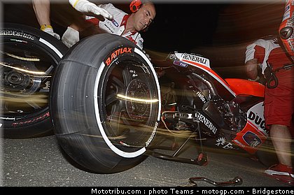 motogp_bridgestone_0011_qatar_losail_2012.jpg