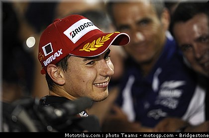 motogp_lorenzo_0017_qatar_losail_2012.jpg