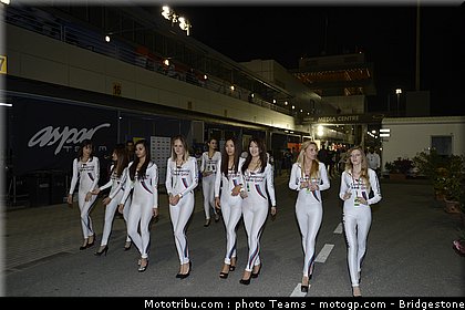 motogp_pitbabe_0011_qatar_losail_2012.jpg