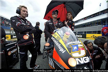 motogp_edwards_0003_espagne_jerez_2012.jpg