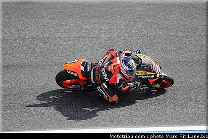 motogp_edwards_002_portugal_estoril_2012.jpg