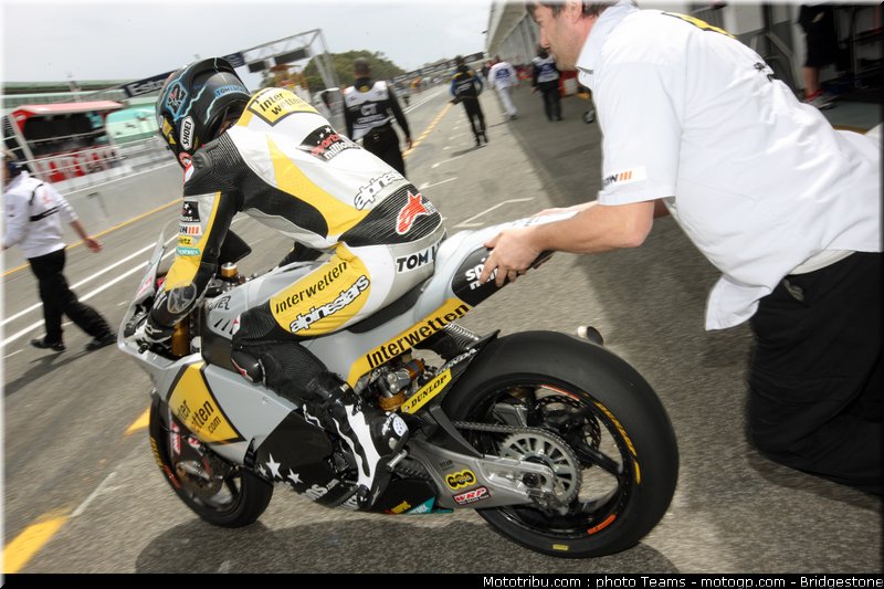 moto2_luthi_0011_portugal_estoril_2012