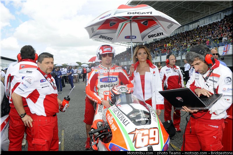 motogp_pitbabe_0017_portugal_estoril_2012