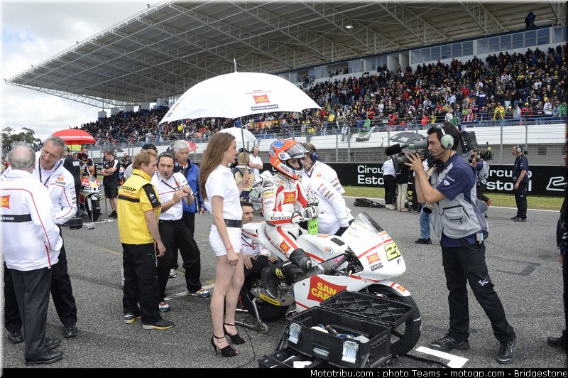 motogp_pitbabe_0019_portugal_estoril_2012