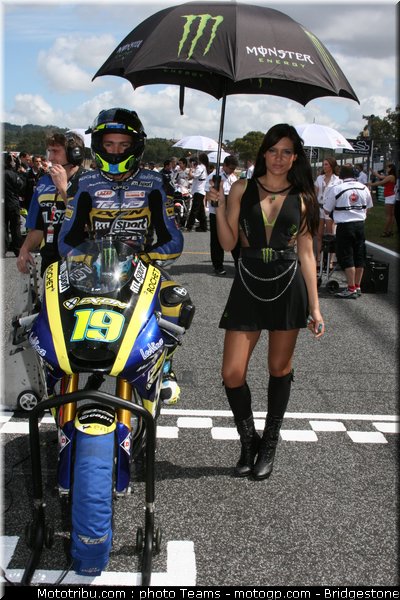 motogp_pitbabe_0022_portugal_estoril_2012