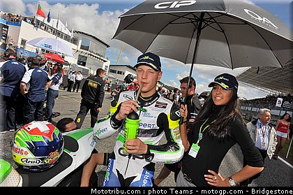 motogp_pitbabe_0014_portugal_estoril_2012.jpg