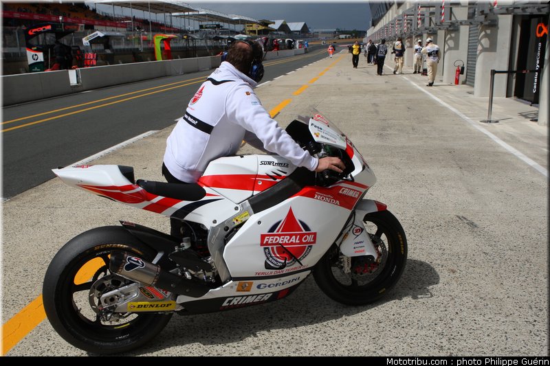 moto2_rea_0012_france_le_mans_2012