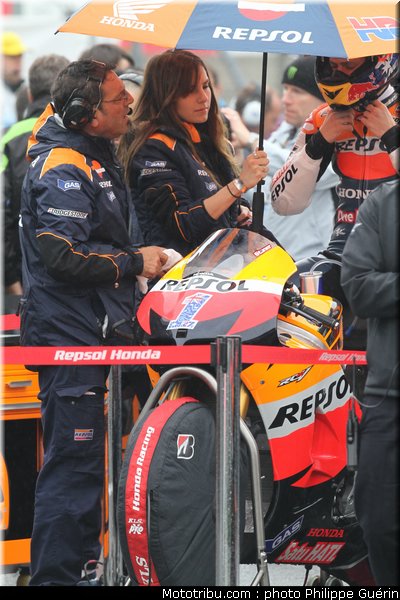 motogp_pitbabe_0025_france_le_mans_2012