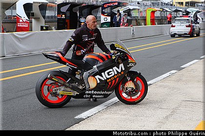 moto2_de_angelis_0005_france_le_mans_2012.jpg