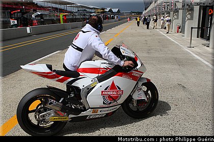 moto2_rea_0012_france_le_mans_2012.jpg