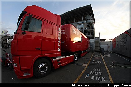 motogp_ambiance_0024_france_le_mans_2012.jpg