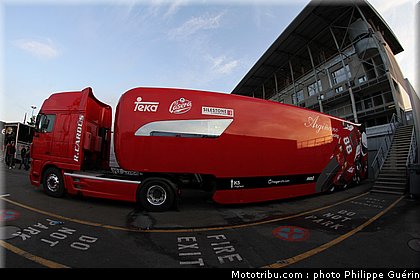 motogp_ambiance_0025_france_le_mans_2012.jpg
