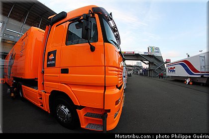 motogp_ambiance_0034_france_le_mans_2012.jpg