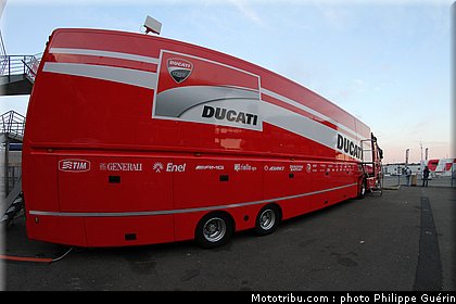 motogp_ambiance_0036_france_le_mans_2012.jpg