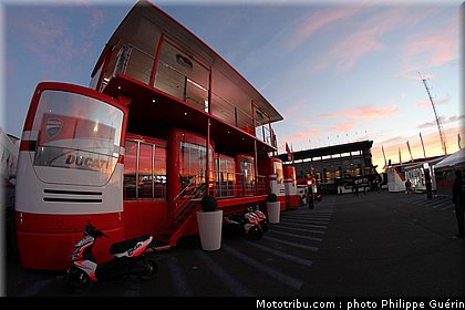 motogp_ambiance_0051_france_le_mans_2012.jpg