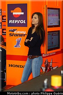 motogp_pitbabe_0040_france_le_mans_2012.jpg
